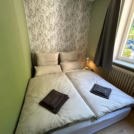 Altes Seeblickjuwel * أويتين